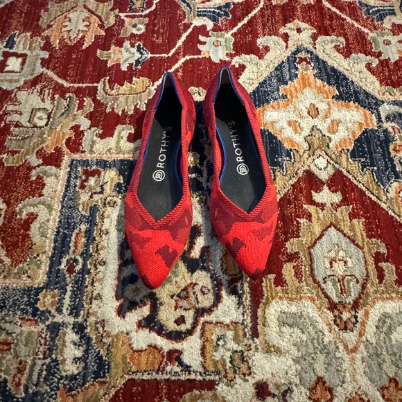 Rothy's Shoes - Rothy’s Flats Women’s Size 8.5 Us Red Camo